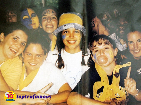 Katie Holmes Then and Now: Still being Alone after the Divorce with Tom Cruise